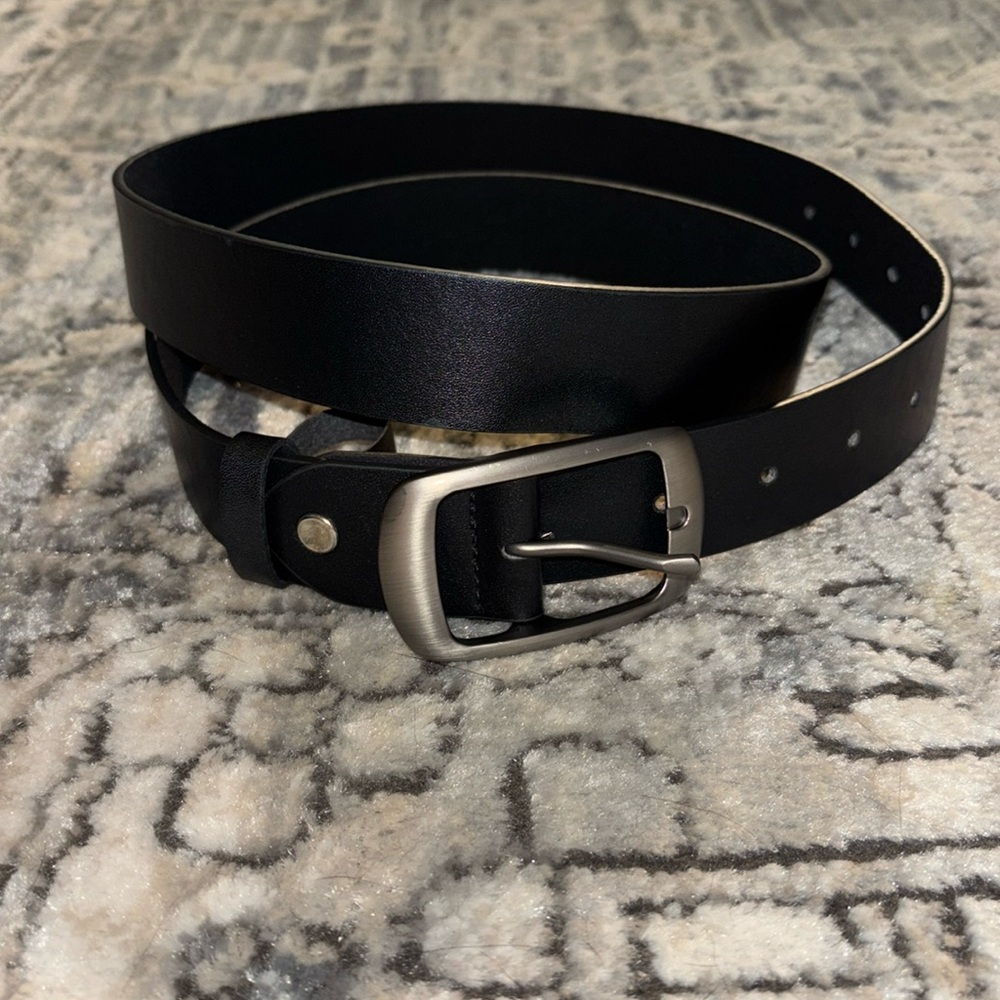 Black leather belt excellent condition